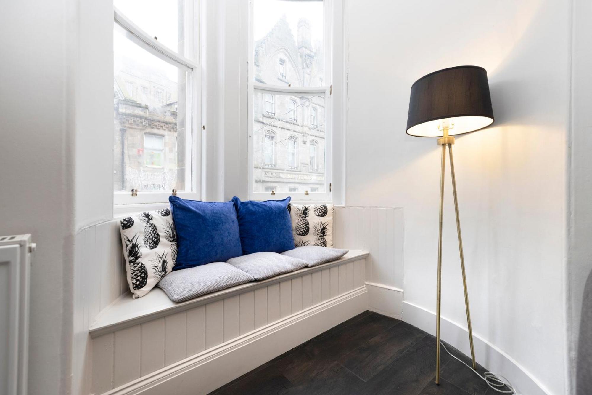 Joivy Sophisticated Apt Near Edinburgh Castle Exterior foto