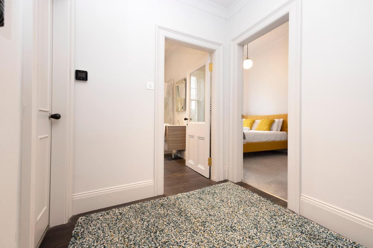 Joivy Sophisticated Apt Near Edinburgh Castle Exterior foto