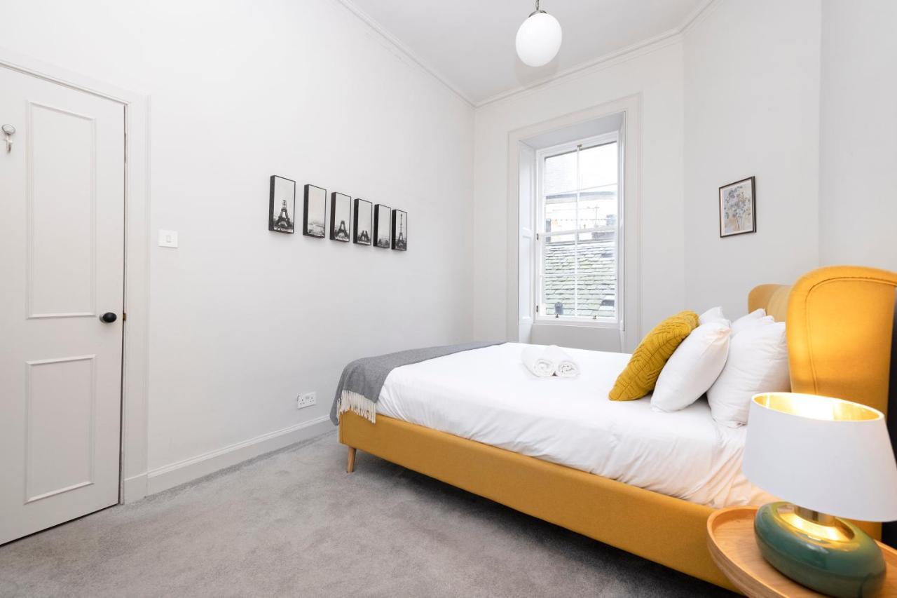 Joivy Sophisticated Apt Near Edinburgh Castle Exterior foto